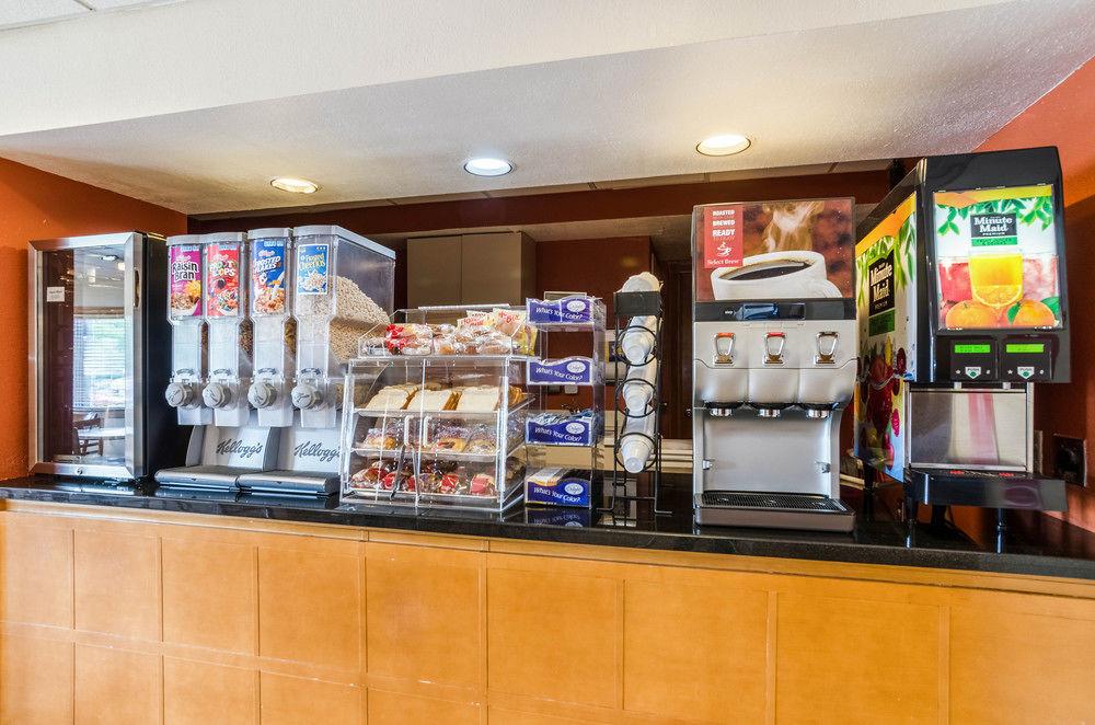 Econo Lodge Inn & Suites I-35 At Shawnee Mission Overland Park Eksteriør bilde