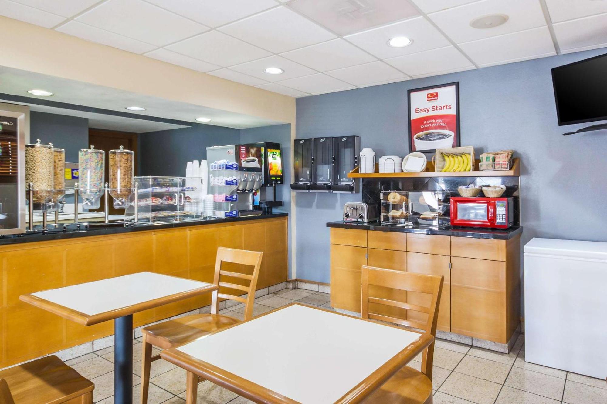 Econo Lodge Inn & Suites I-35 At Shawnee Mission Overland Park Eksteriør bilde