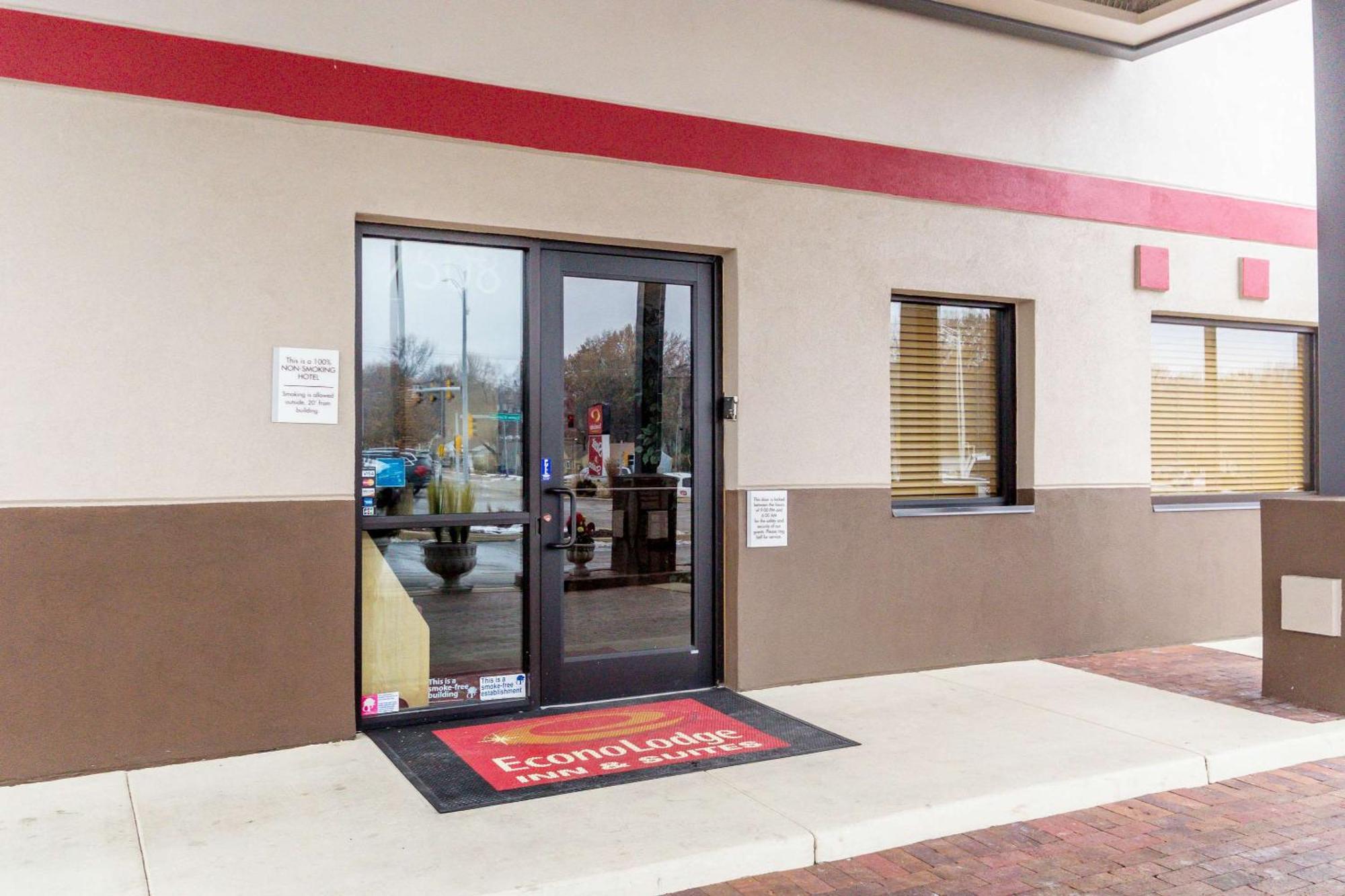 Econo Lodge Inn & Suites I-35 At Shawnee Mission Overland Park Eksteriør bilde