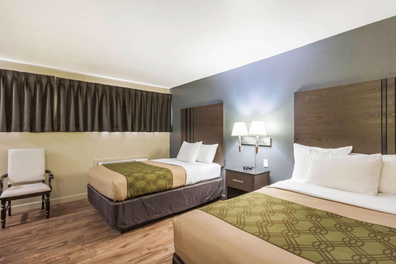 Econo Lodge Inn & Suites I-35 At Shawnee Mission Overland Park Eksteriør bilde